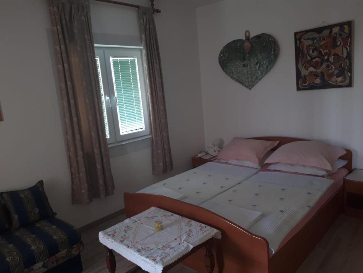 Apartment Ana Рогозница Екстериор снимка