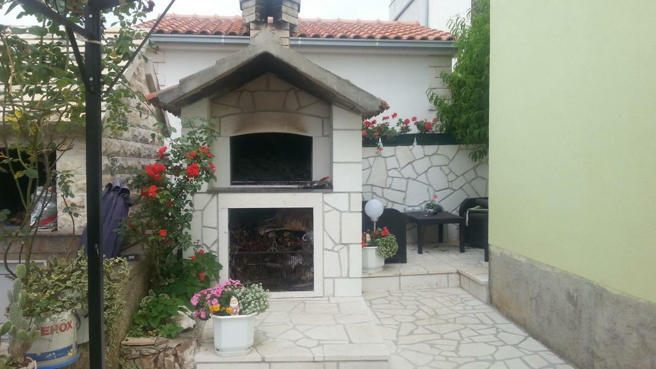 Apartment Ana Рогозница Екстериор снимка
